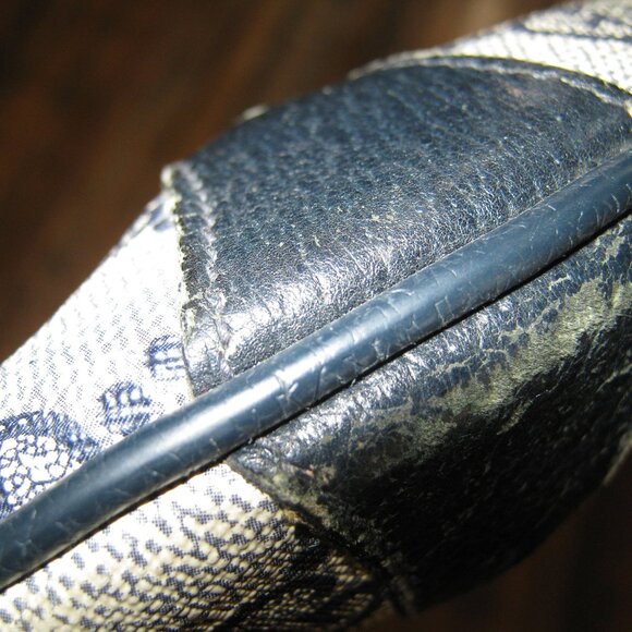 Authentic Vintage Navy Gucci Shoulder Bag - Picture 13 of 16